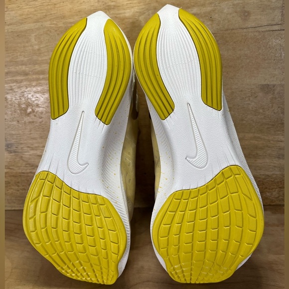 NEW Nike Zoom Fly 3 Womens Size 8.5 Running Shoes Sneakers Light Cream Gold - Picture 8 of 10